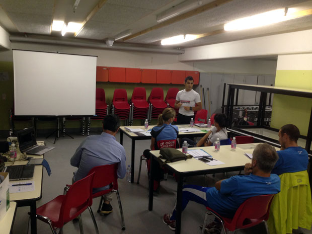 Les participants du cours de marche &agrave; Tesserete le 26 juillet 2014 [S. La Sorda].