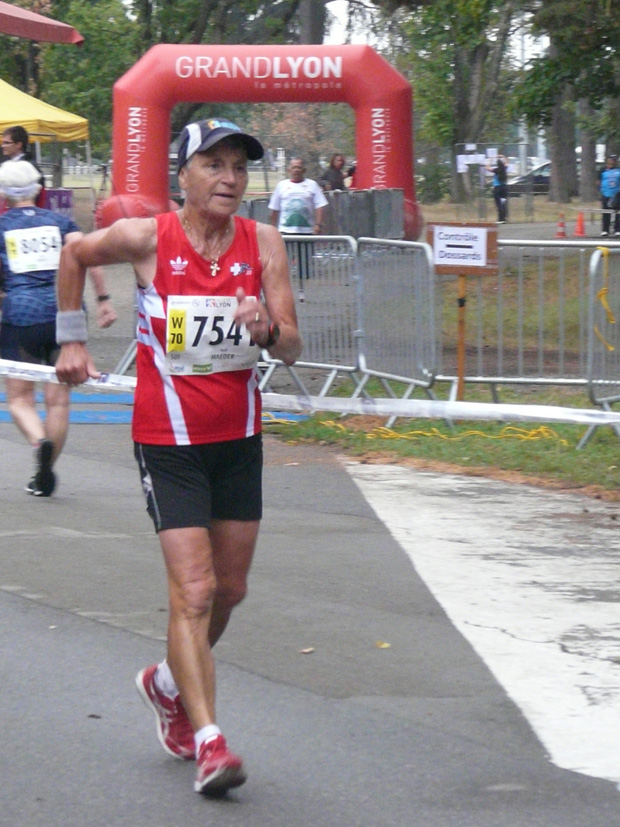 Heidi Maeder sur le 10km des Mondiaux v&eacute;t&eacute;rans &agrave; Lyon le 10 ao&ucirc;t 2015 [E. Tardi]