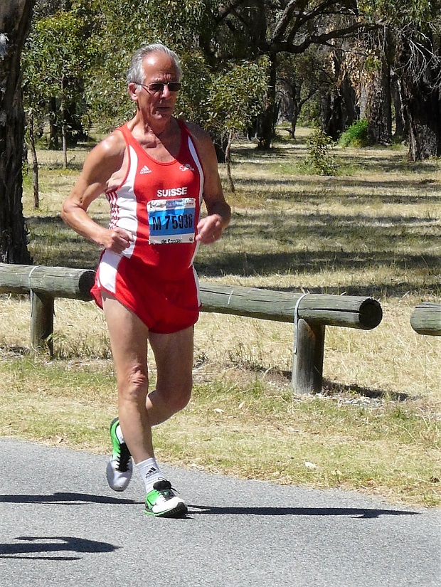 Alexis de Coppet avec le maillot suisse sur le 10km en Australie [E. Tardi]