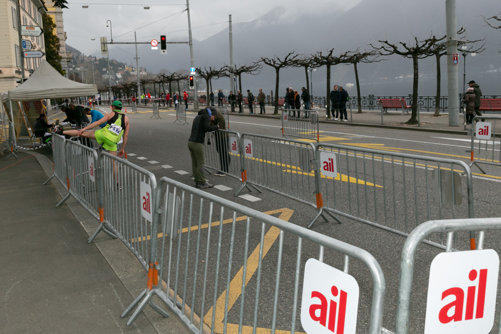 Pit Lane du Lugano Trophy 2019, mat&eacute;rialis&eacute;e par des barri&egrave;res. [&copy; J&eacute;r&ocirc;me Genet / Swiss Walking]