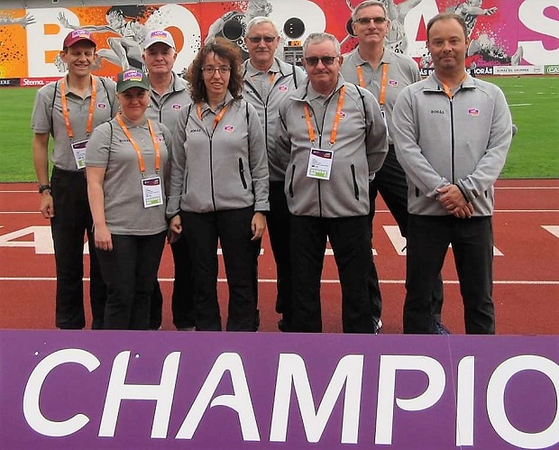 Le panel des juges internationaux, avec les assistants su&eacute;dois, dirig&eacute;s par Fr&eacute;d&eacute;ric Bianchi (1er rang, &agrave; droite).